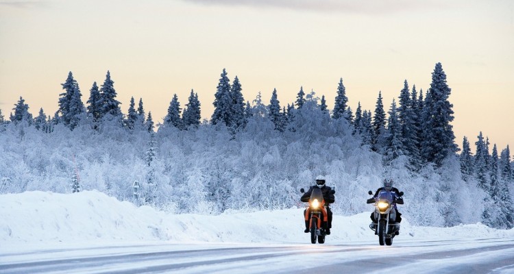 ropa para moto invierno cazadora moto pantalon vaquero moto madmenmag revista masculina portada