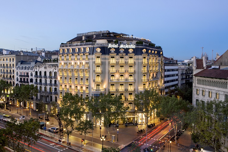 Façade MAjestic Hotel & Spa Barcelona atardecer